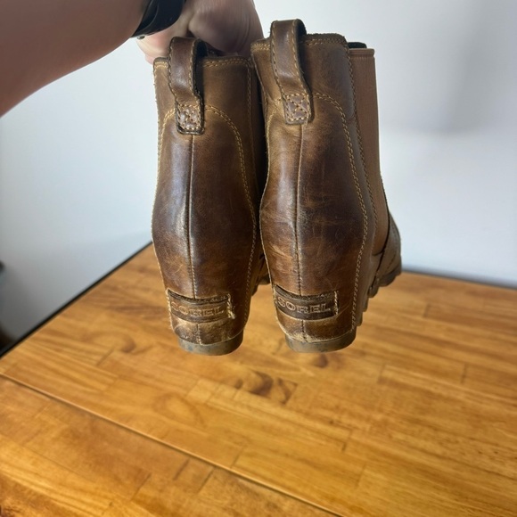 Sorel Lea Tan Brown Leather Chelsea Wedge Heel Ankle Boots Size 8 - Picture 7 of 8